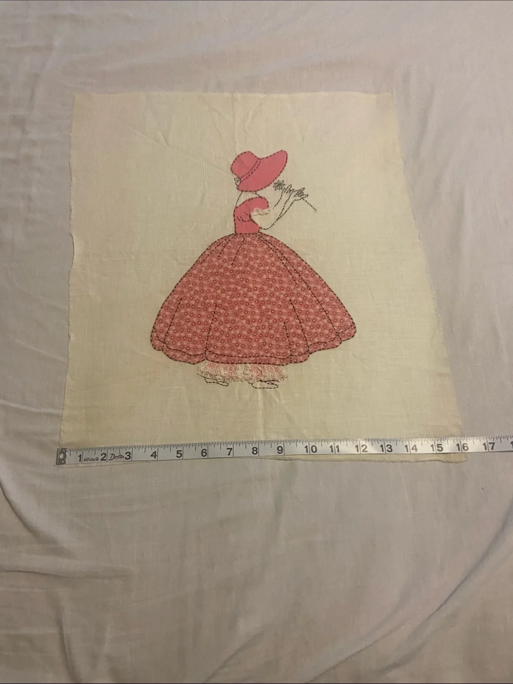 Vintage-Style Embroidered Lady Wall Art /Pillow Cover